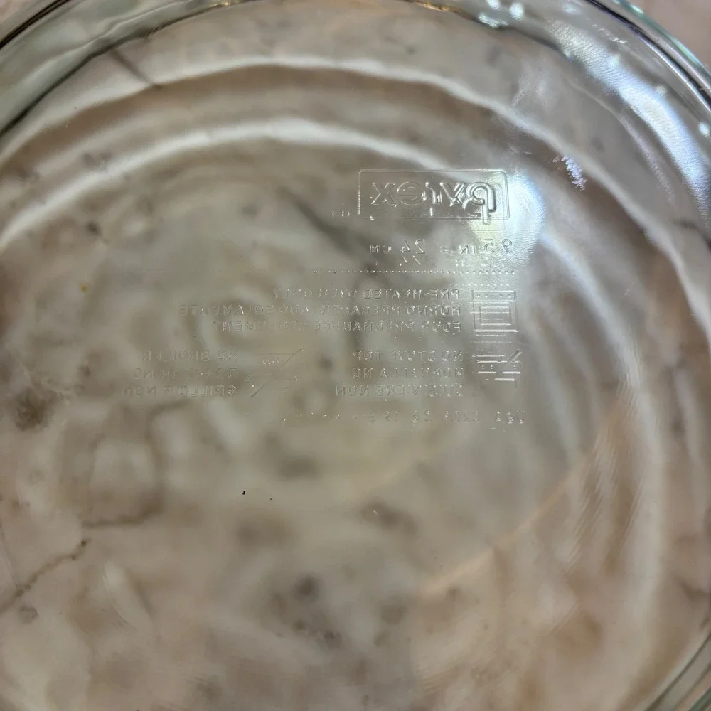 Pyrex 9.5 Inch Clear Glass Scalloped Rim Pie Plate Baking Dish 24cm USA C209